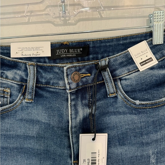 Judy Blue Denim Shorts - Picture 2 of 3